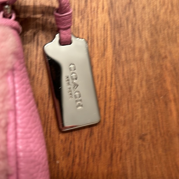 Coach pink shearling crossbody - Picture 6 of 13